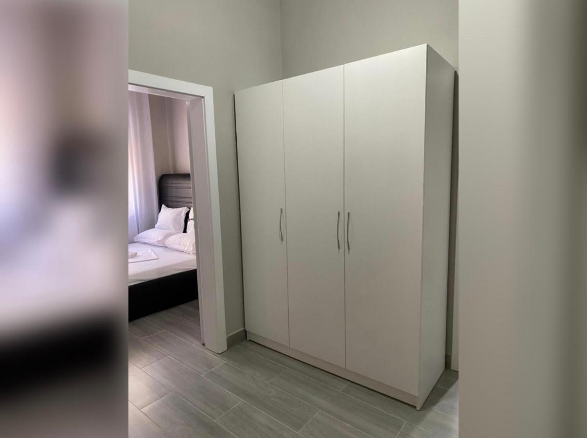 New New Bazaar Appartement Tirana Buitenkant foto