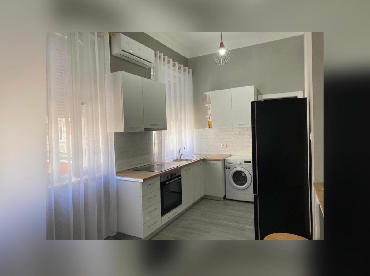 New New Bazaar Appartement Tirana Buitenkant foto