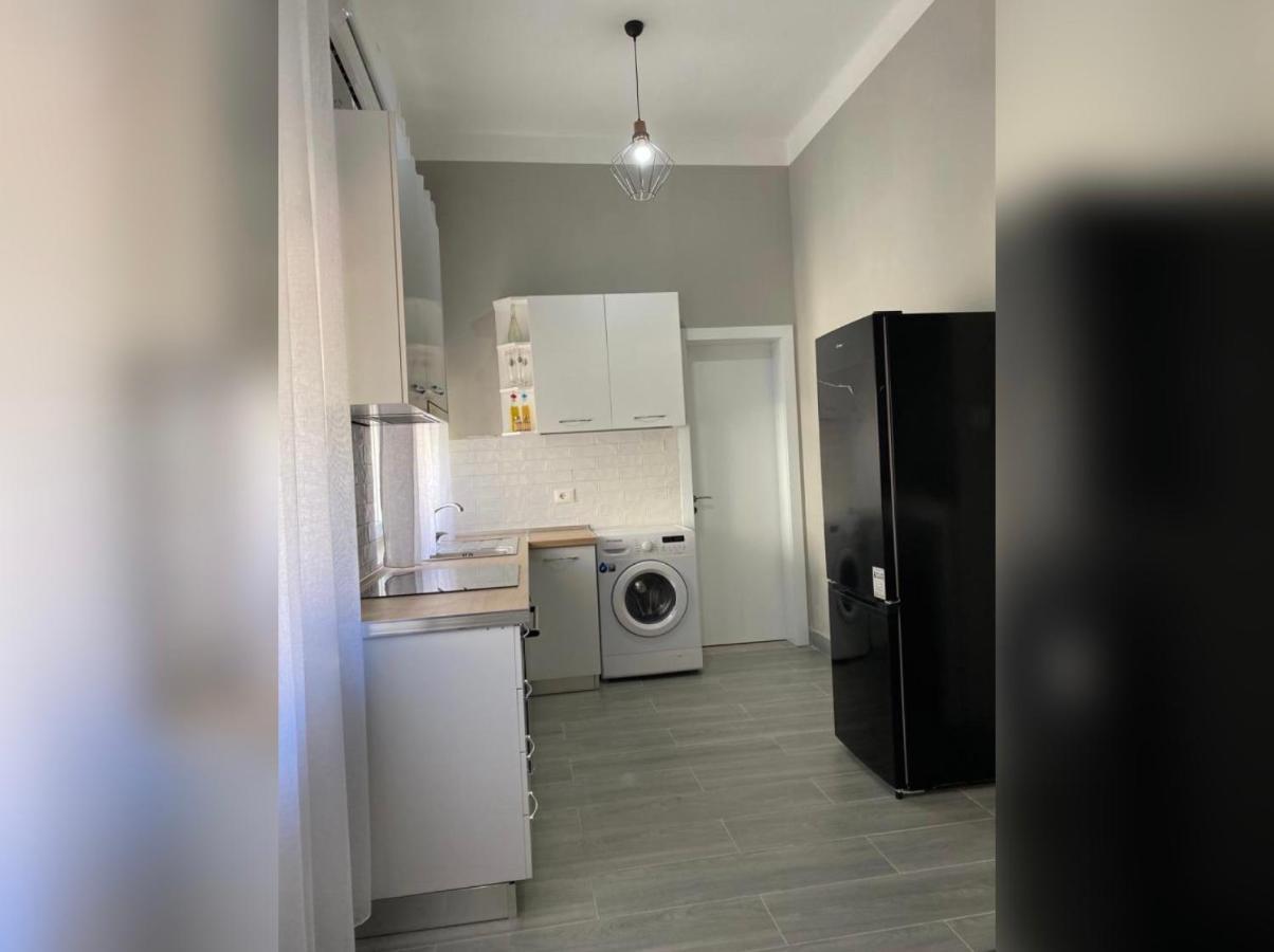 New New Bazaar Appartement Tirana Buitenkant foto